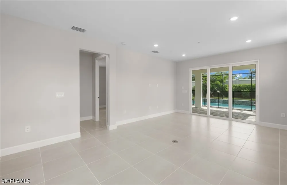 Florida Elm Court North Fort Myers, FL 33917