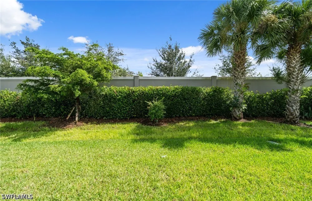 Florida Elm Court North Fort Myers, FL 33917