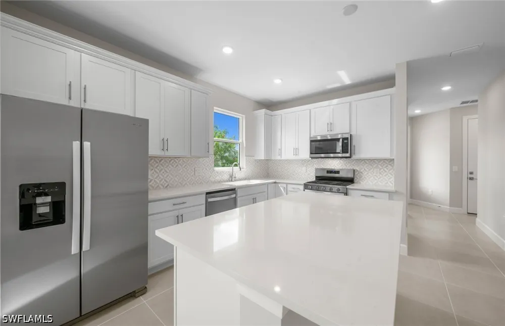 Florida Elm Court North Fort Myers, FL 33917