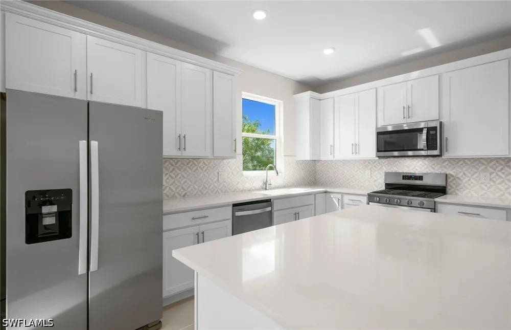 Florida Elm Court North Fort Myers, FL 33917