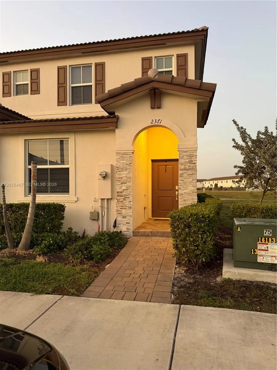 2371 NW 122nd Ter Miami, FL 33167