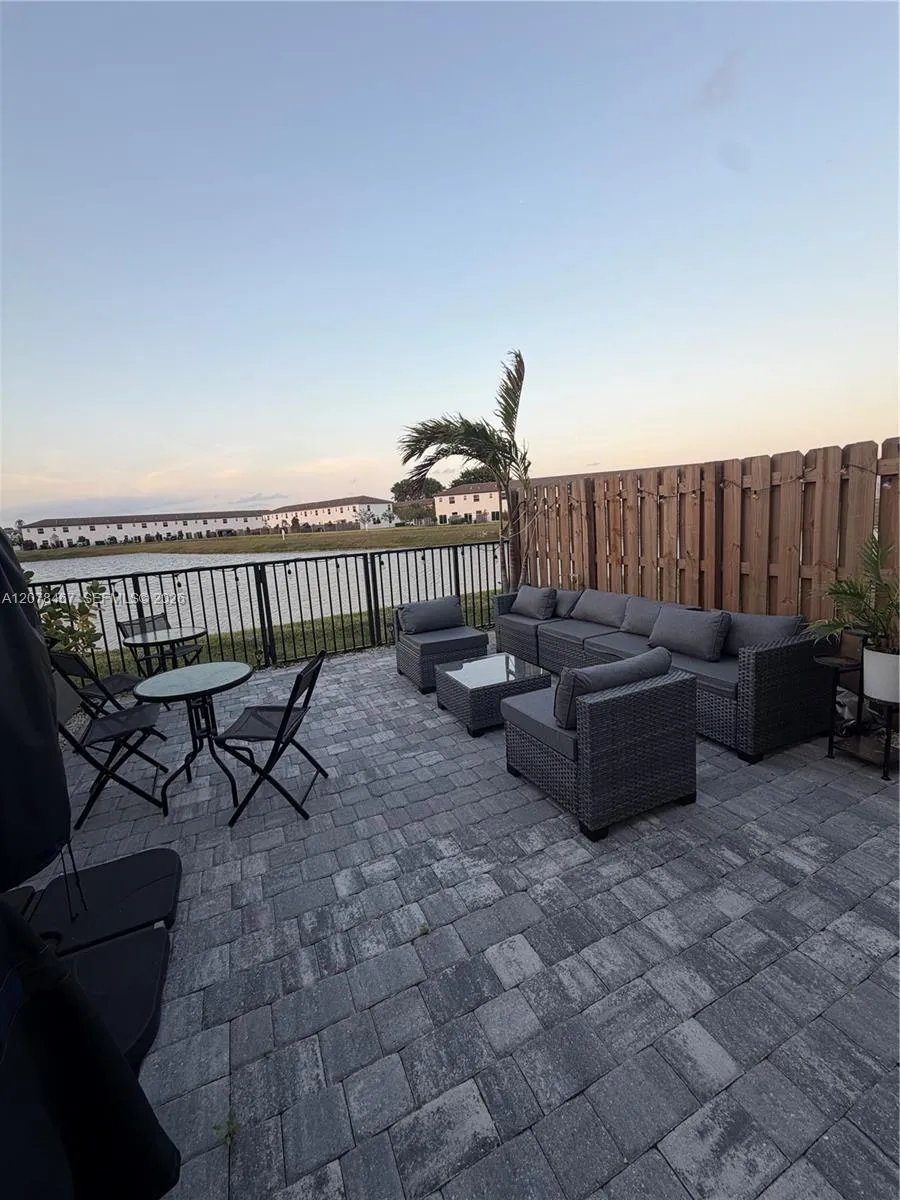 2371 NW 122nd Ter Miami, FL 33167