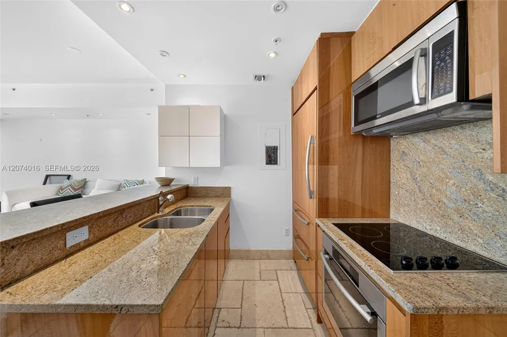 50 S Pointe Dr #504 Miami Beach, FL 33139