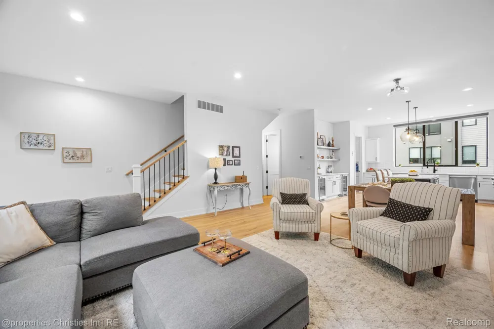 108 CENTER Cove Northville City, MI 48167