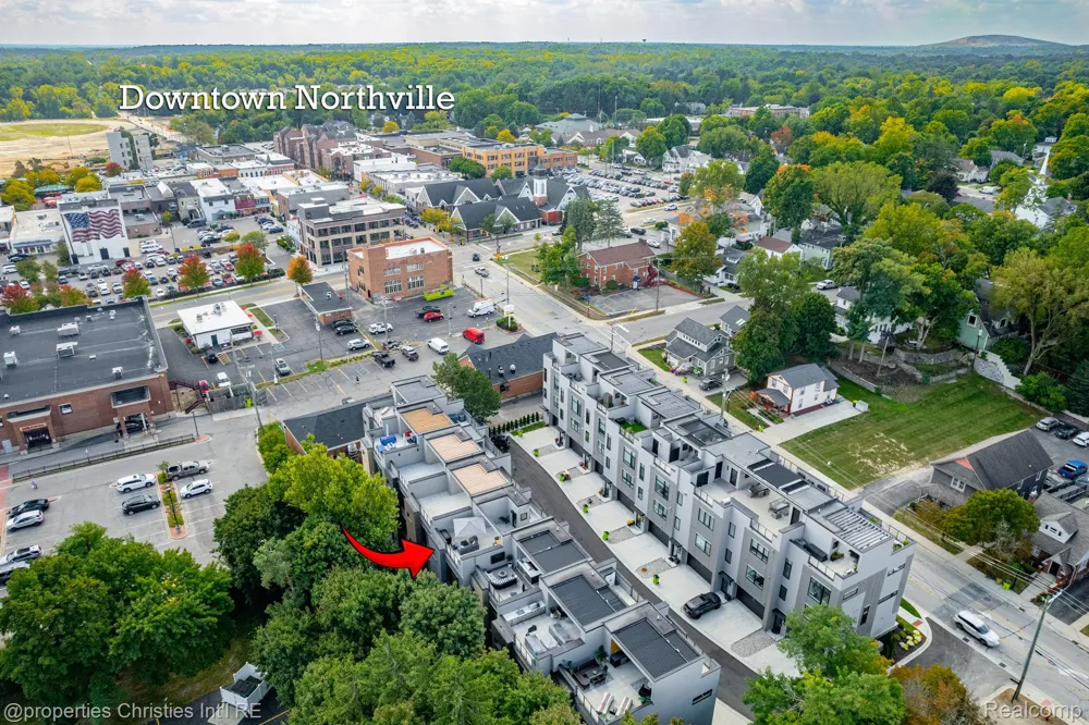 108 CENTER Cove Northville City, MI 48167