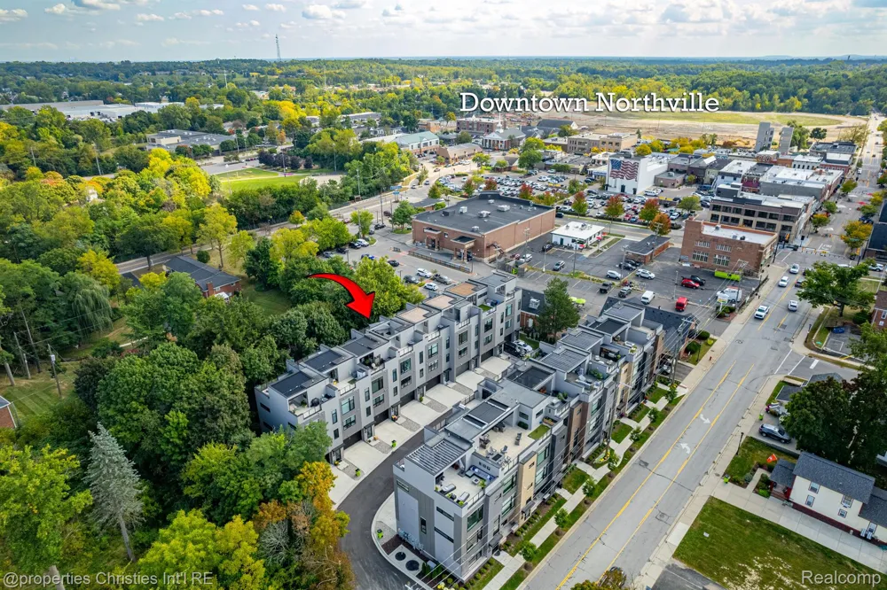 108 CENTER Cove Northville City, MI 48167