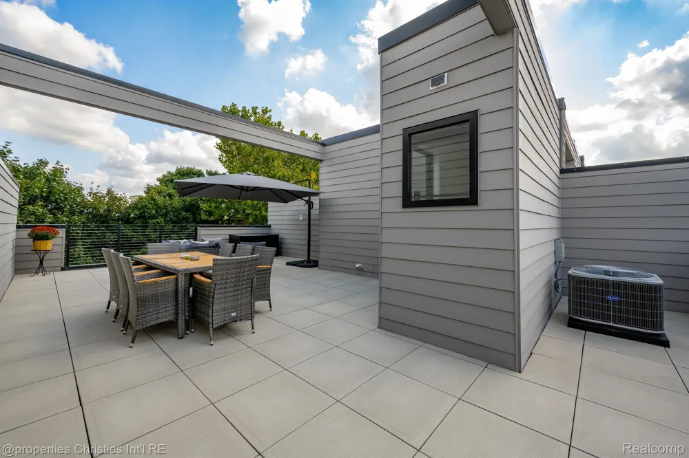 108 CENTER Cove Northville City, MI 48167