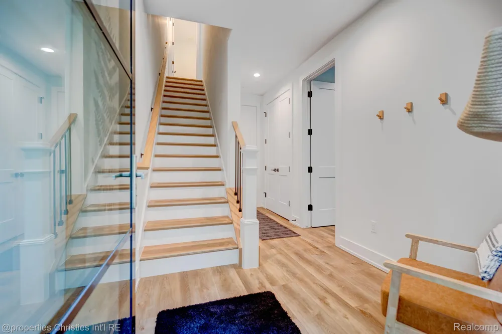 108 CENTER Cove Northville City, MI 48167