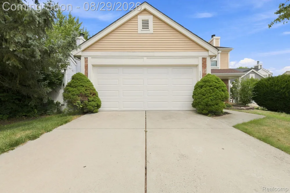456 Farmridge Court Rochester Hills City, MI 48307