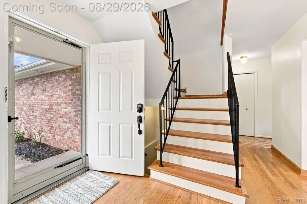 456 Farmridge Court Rochester Hills City, MI 48307