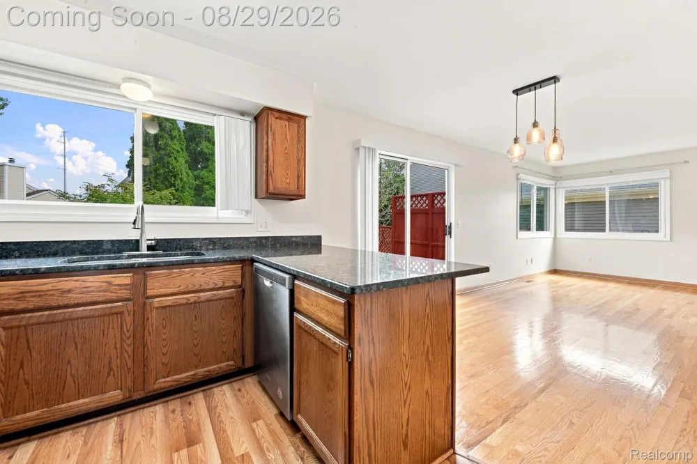 456 Farmridge Court Rochester Hills City, MI 48307
