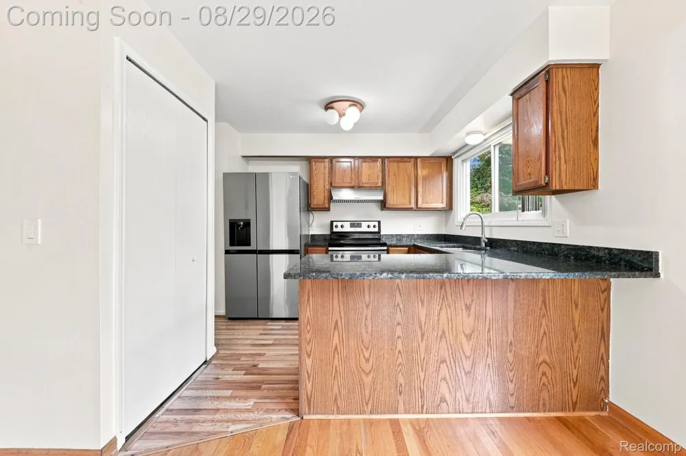 456 Farmridge Court Rochester Hills City, MI 48307