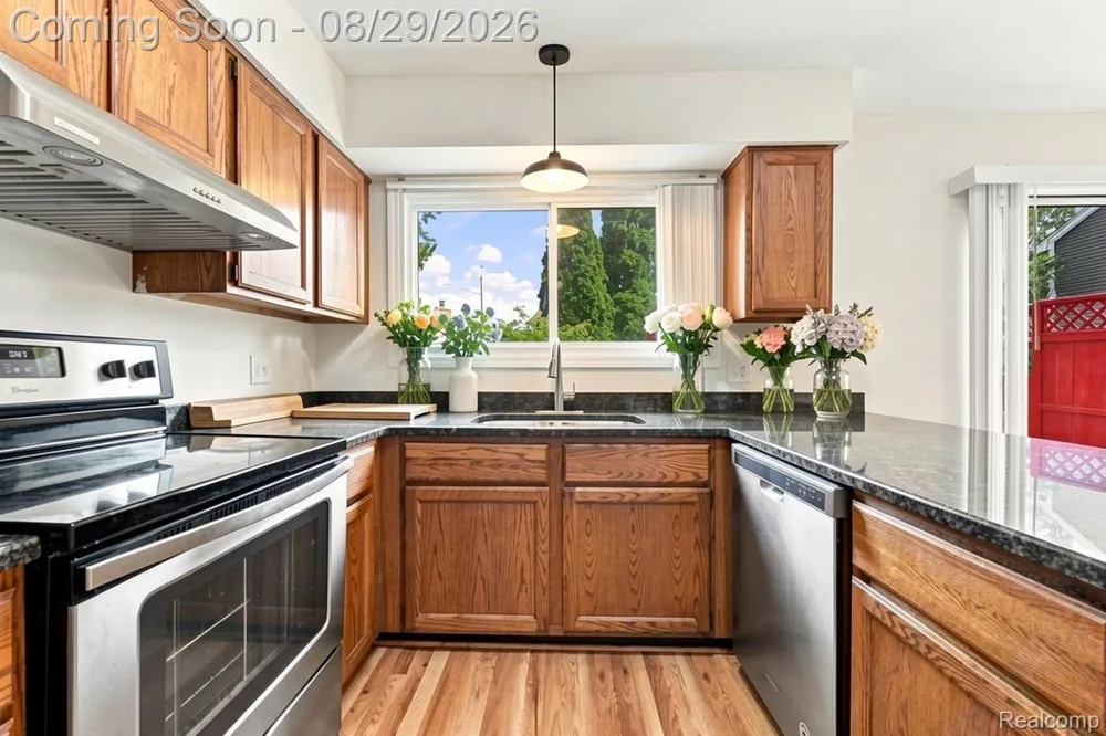 456 Farmridge Court Rochester Hills City, MI 48307