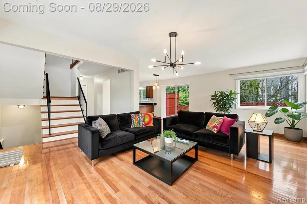 456 Farmridge Court Rochester Hills City, MI 48307