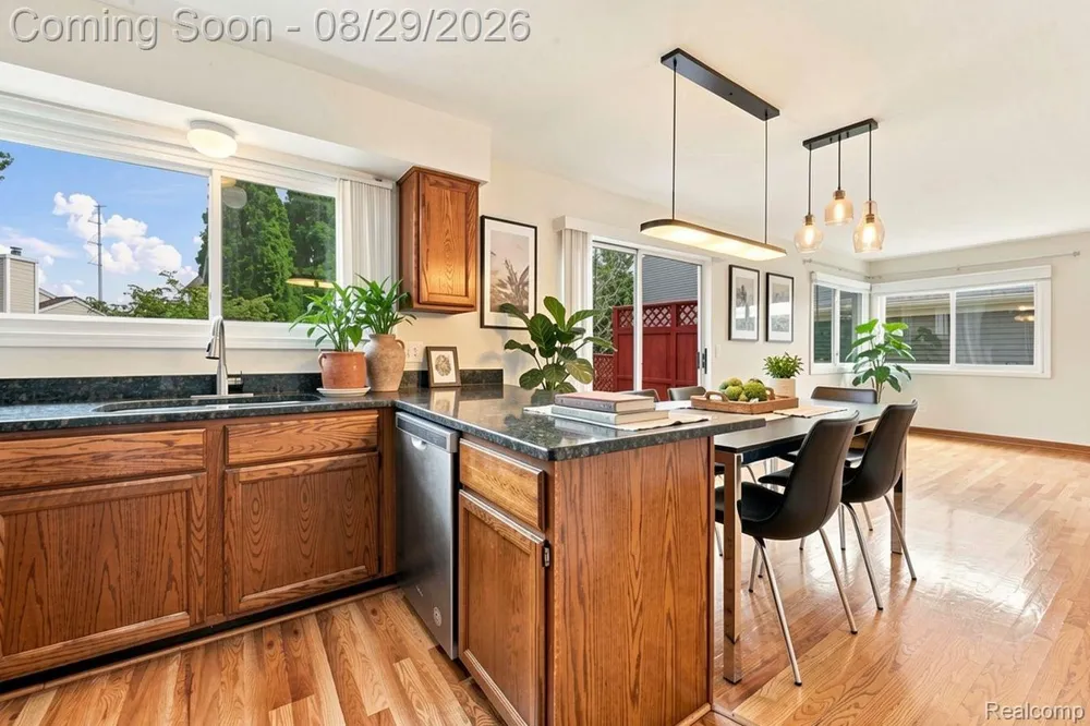 456 Farmridge Court Rochester Hills City, MI 48307
