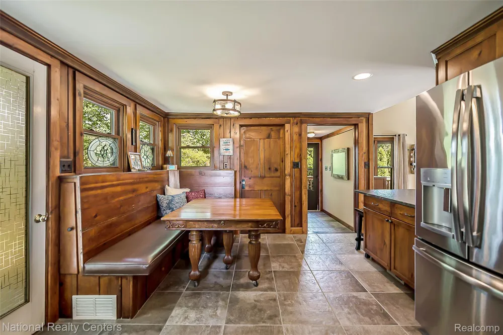 3847 Jackson Boulevard White Lake Charter Township, MI 48383