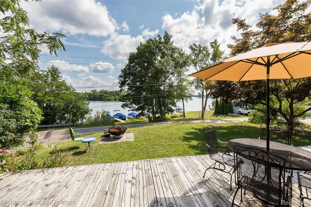 3847 Jackson Boulevard White Lake Charter Township, MI 48383