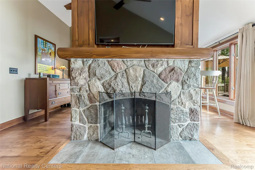 3847 Jackson Boulevard White Lake Charter Township, MI 48383