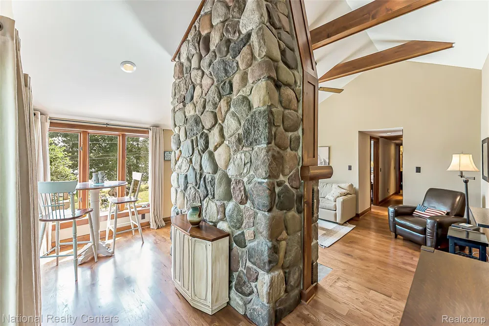 3847 Jackson Boulevard White Lake Charter Township, MI 48383