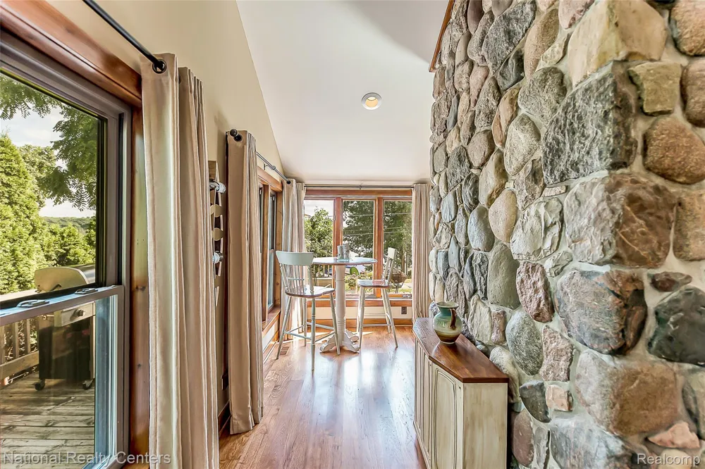 3847 Jackson Boulevard White Lake Charter Township, MI 48383