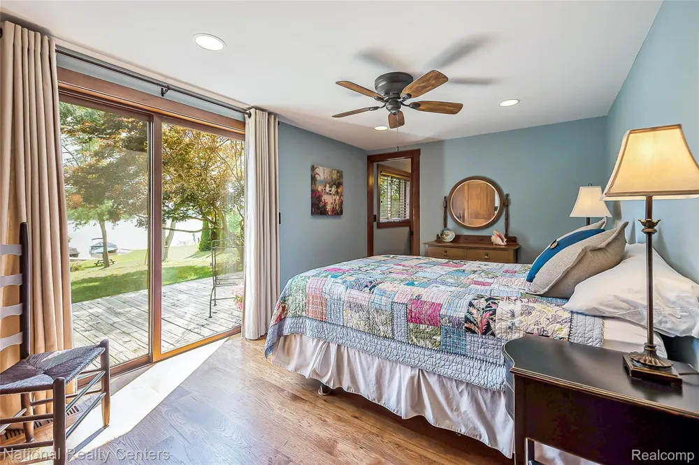 3847 Jackson Boulevard White Lake Charter Township, MI 48383