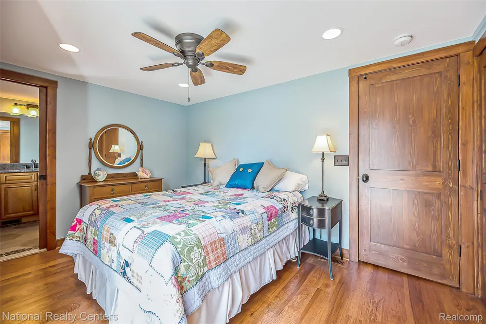 3847 Jackson Boulevard White Lake Charter Township, MI 48383