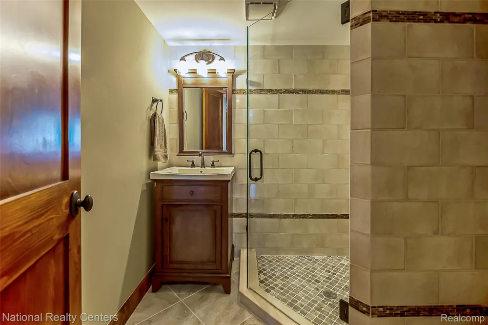 3847 Jackson Boulevard White Lake Charter Township, MI 48383