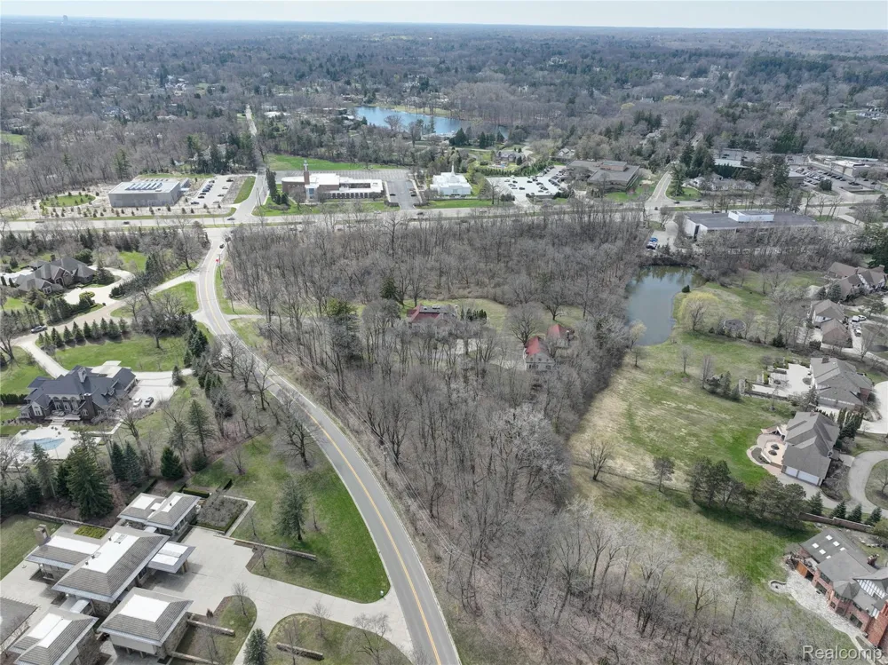 5044 Charing Cross Road Bloomfield Hills City, MI 48304