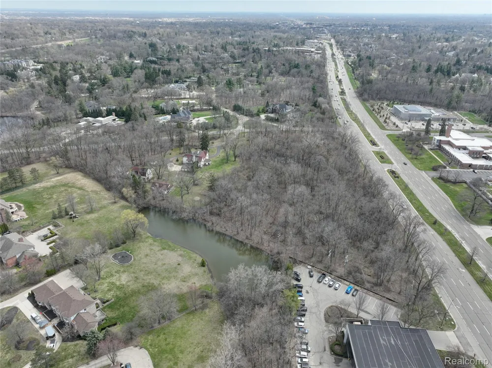 5044 Charing Cross Road Bloomfield Hills City, MI 48304