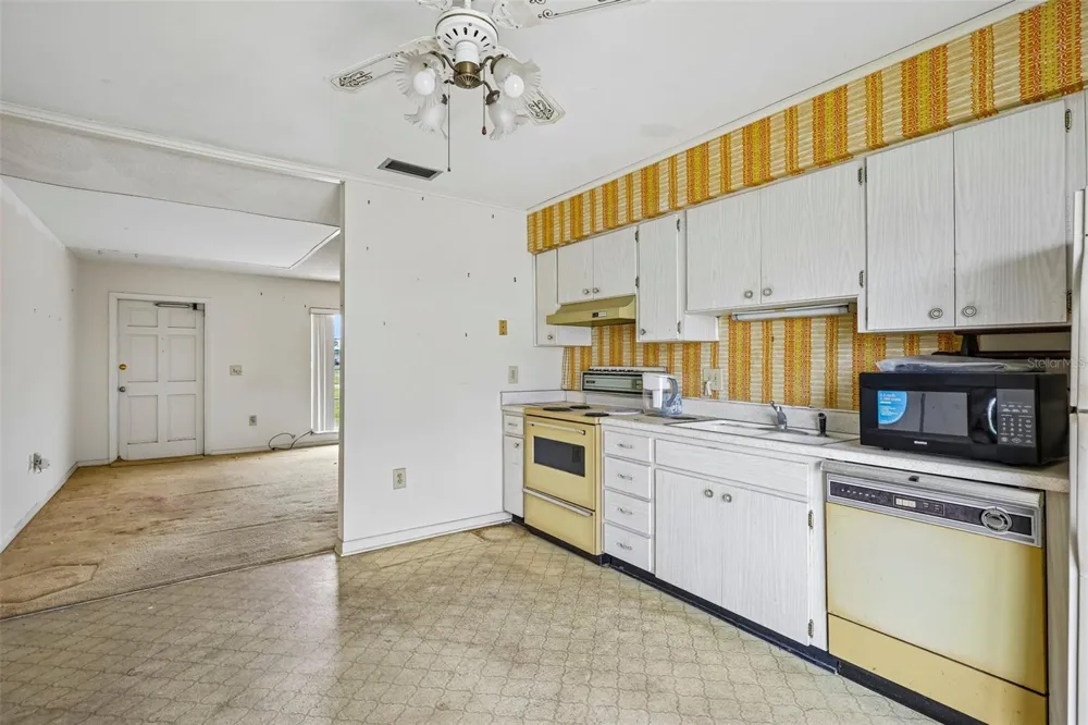 704 RADFORD PLACE Sun City Center, FL 33573