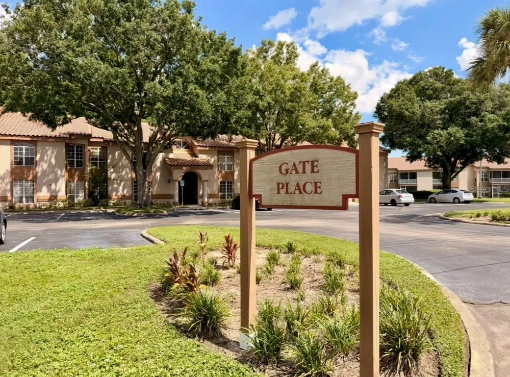 4607 GATE PLACE #202 Orlando, FL 32811