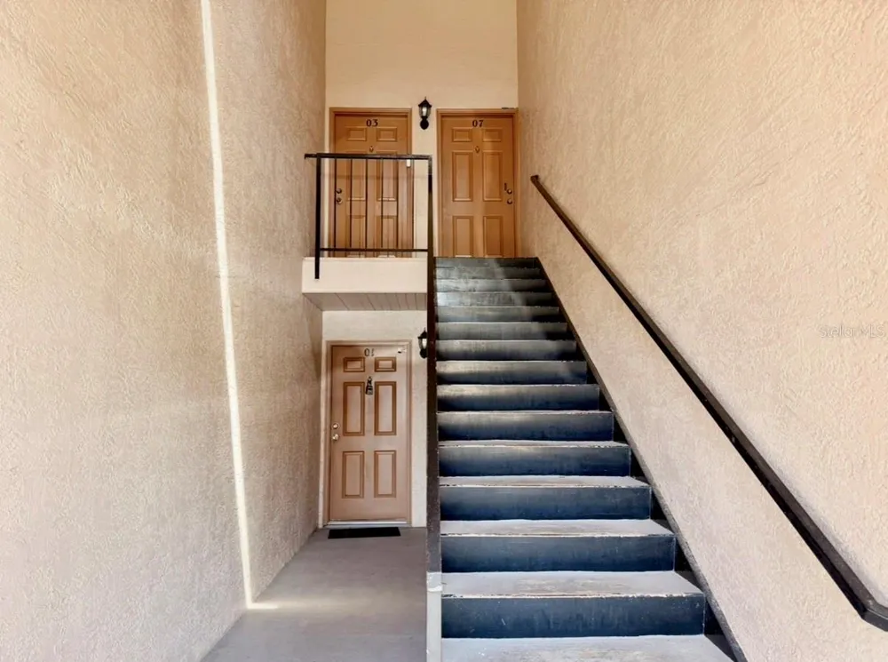 4607 GATE PLACE #202 Orlando, FL 32811