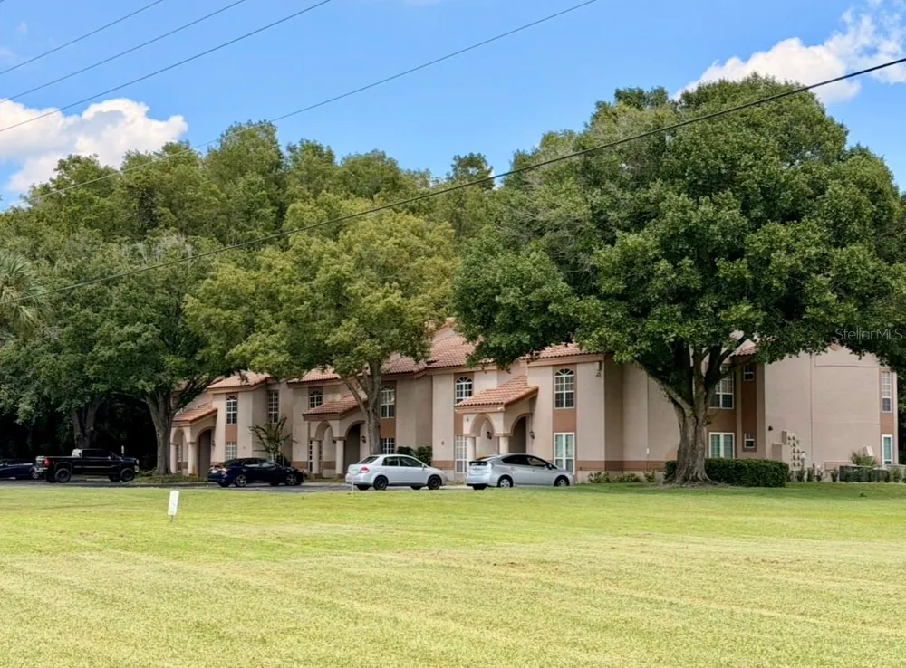 4607 GATE PLACE #202 Orlando, FL 32811