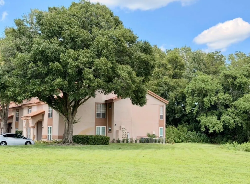 4607 GATE PLACE #202 Orlando, FL 32811