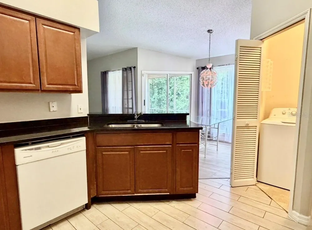 4607 GATE PLACE #202 Orlando, FL 32811