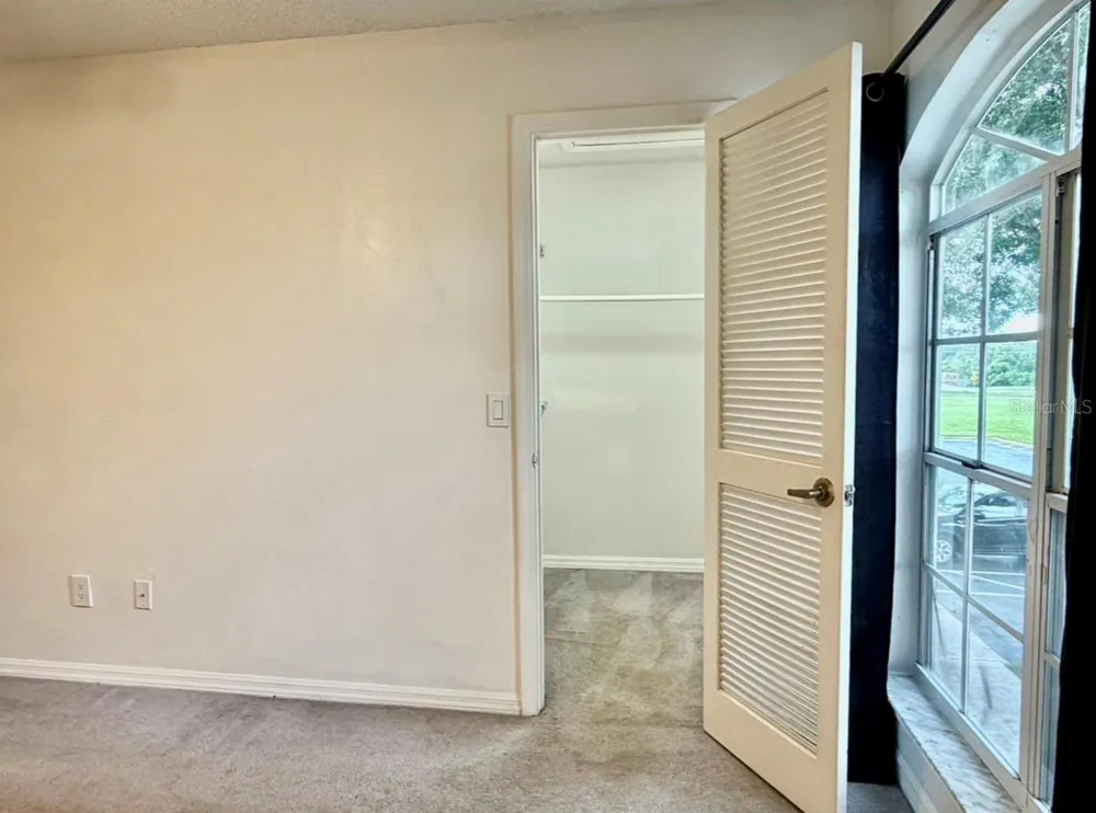 4607 GATE PLACE #202 Orlando, FL 32811
