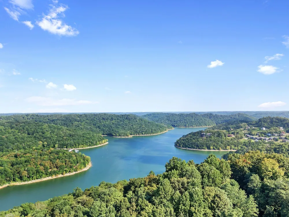 2405 Shoreside Dr Smithville, TN 37166