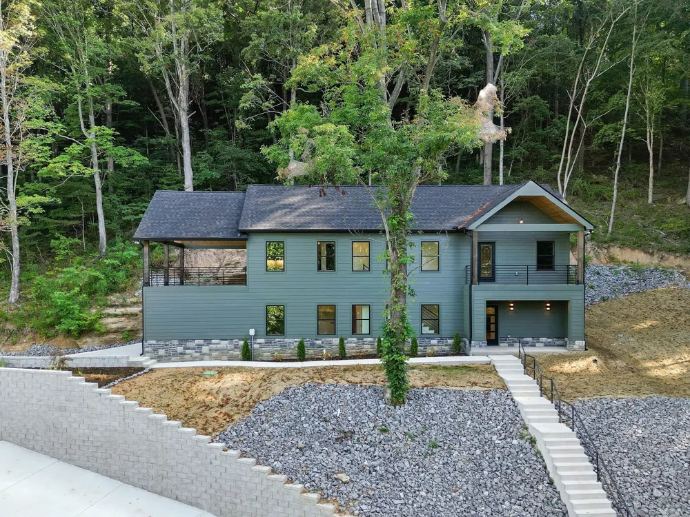 2405 Shoreside Dr Smithville, TN 37166