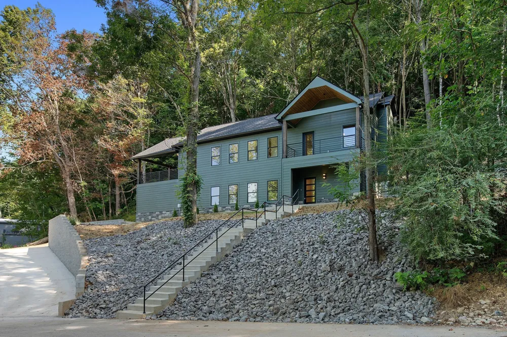 2405 Shoreside Dr Smithville, TN 37166