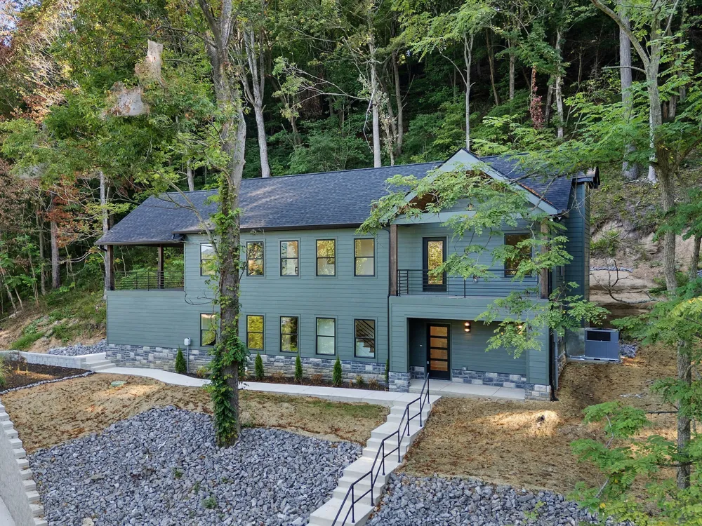 2405 Shoreside Dr Smithville, TN 37166