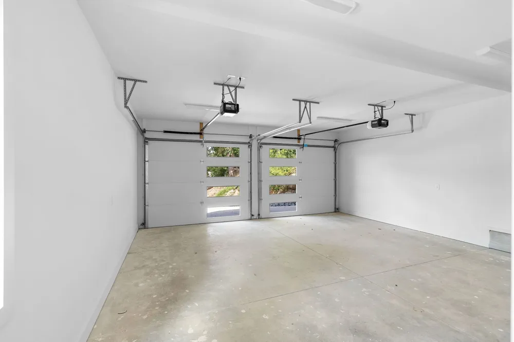 2405 Shoreside Dr Smithville, TN 37166