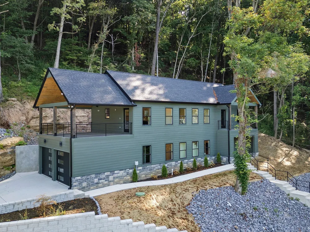 2405 Shoreside Dr Smithville, TN 37166