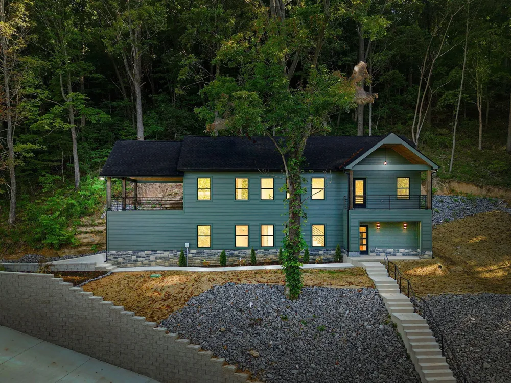 2405 Shoreside Dr Smithville, TN 37166