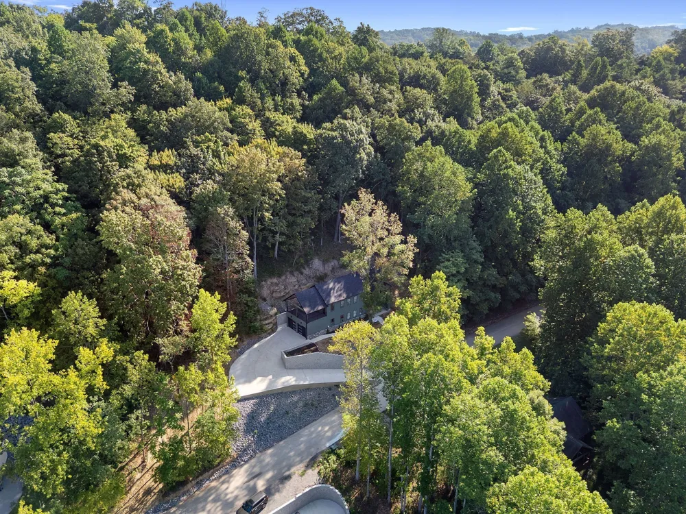 2405 Shoreside Dr Smithville, TN 37166