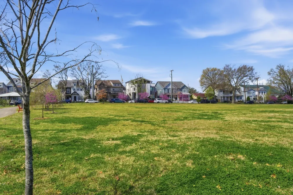 1433 14th Ave S Nashville, TN 37212