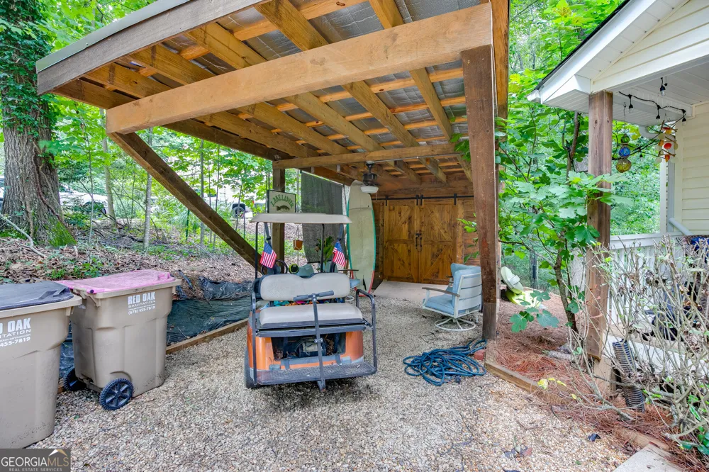 9420 Manor LN Gainesville, GA 30506