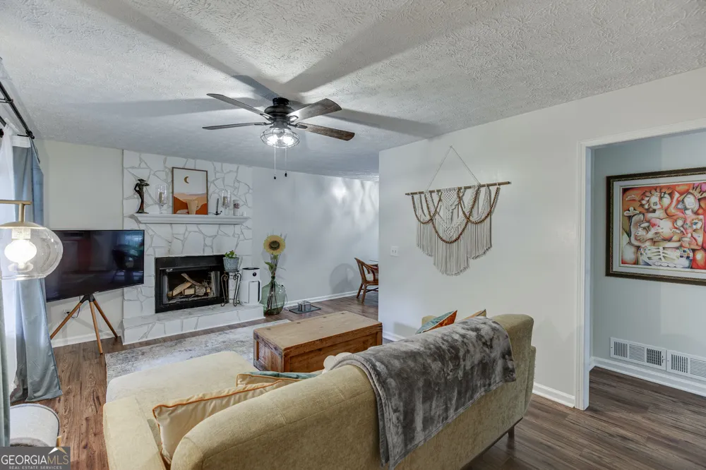 9420 Manor LN Gainesville, GA 30506
