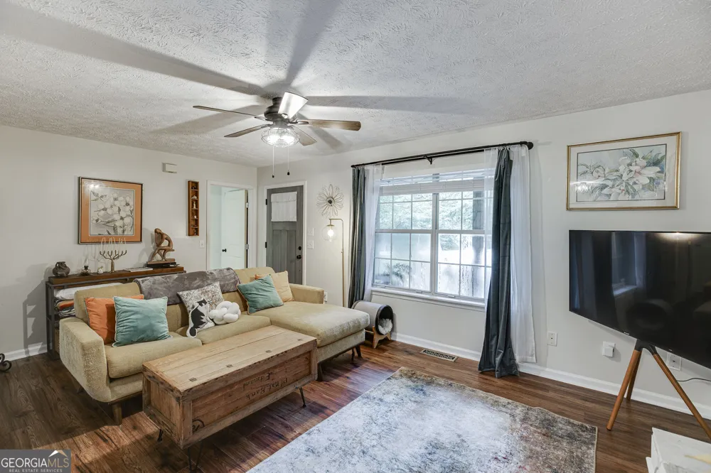 9420 Manor LN Gainesville, GA 30506