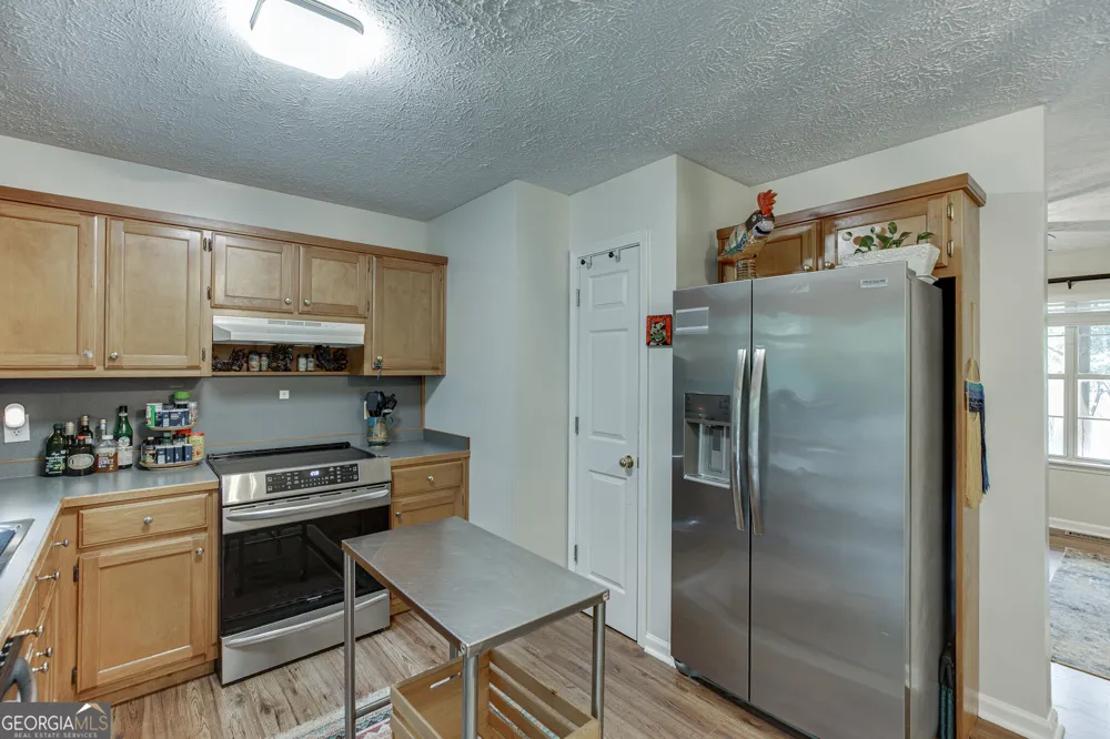 9420 Manor LN Gainesville, GA 30506