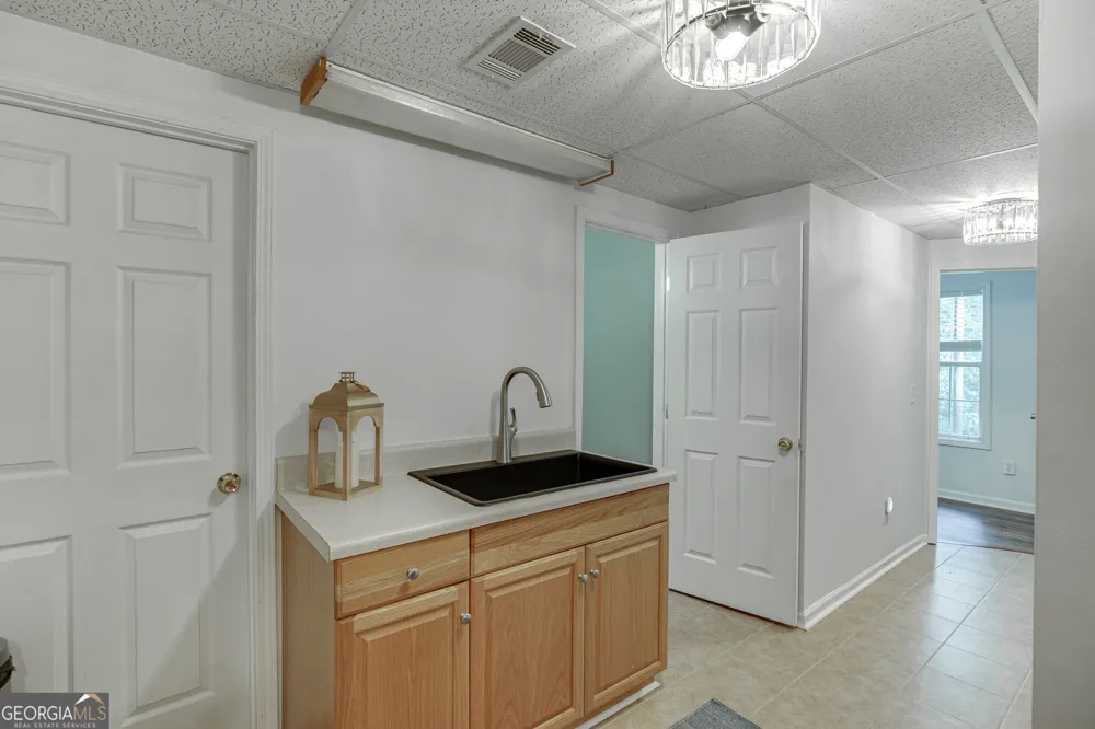 9420 Manor LN Gainesville, GA 30506